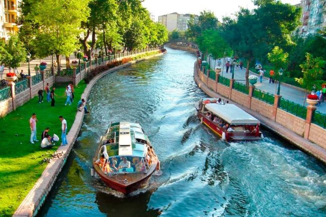 ESKİŞEHİR YEMEK LİSTESİ: TÜRKİYE’NİN VENEDİĞİ ESKİŞEHİR’DE NE YENİR VE NEREDE?