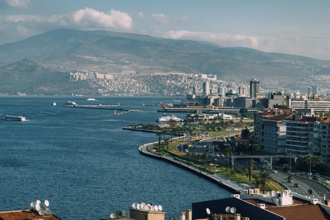 BURALARI GÖRMEDİYSENİZ İZMİR’E GİTTİM DEMEYİN! İŞTE İZMİR’DE GEZİLECEK GÖRÜLECEK YERLER