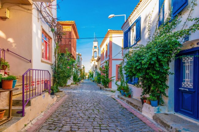 BOZCAADA: ADANIN SESSİZ ROMANTİZMİ VE KEYİFLİ EĞLENCESİ