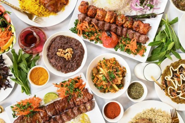 Baştan Çıkarıcı Bir Lezzet Serüveni: İran Mutfağıyla Unutulmaz Bir Yolculuk